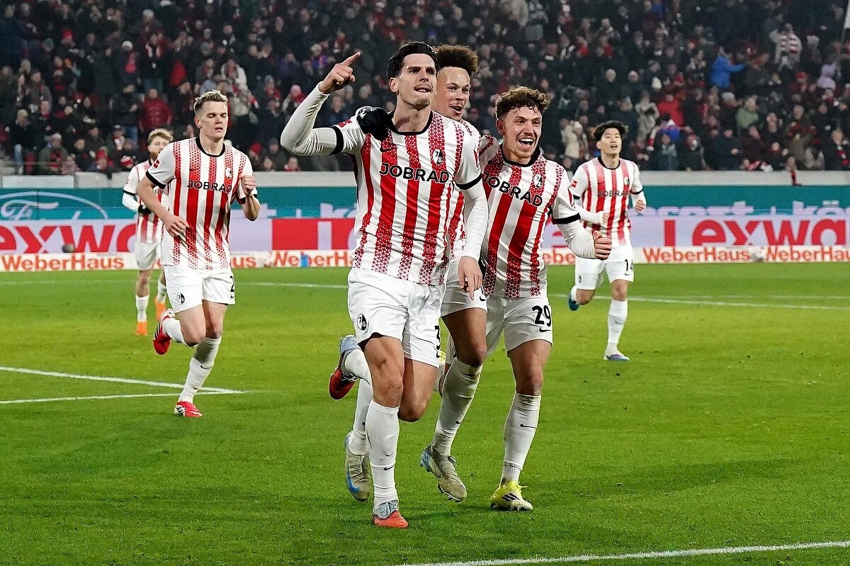 Soi kèo Freiburg vs Aston Villa 02h00 21/5/2026